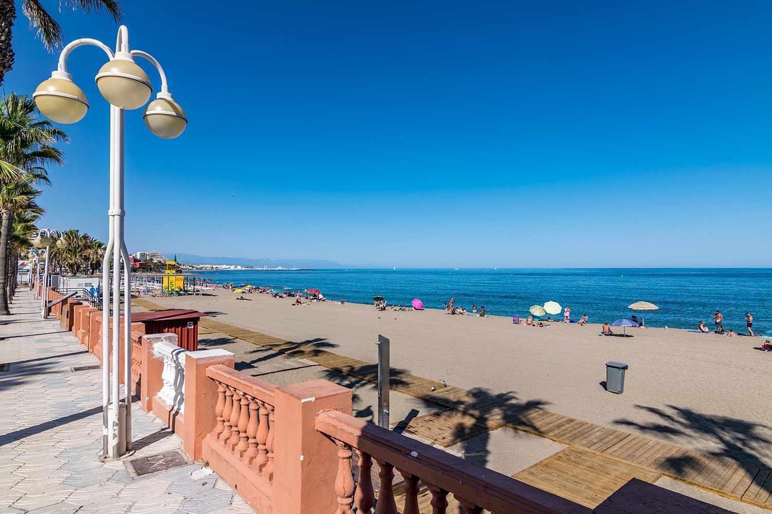 Апартаменты Loft In Front Of The Sea Бенальмадена Экстерьер фото